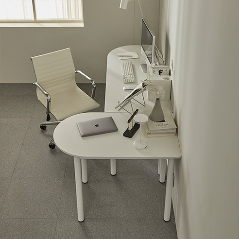 다채로운 디자인과 실용성을 겸비한 16피스 BMD 반원형 멀티 식탁으로 당신의 공간을 특별하게 만드세요.