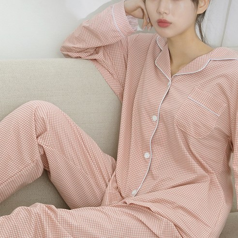 평온한 수면을 위한 편안하고 세련된 안나앤코 잠옷