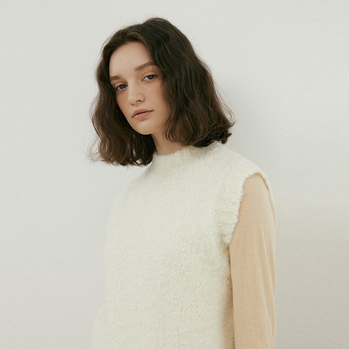 블랭크공삼 alpaca boucle vest