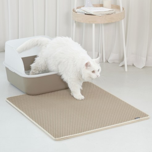 쉬즈곤 고양이 톡톡 모래 매트는 필수 아이템으로, 간편한 청소와 큰 사이즈의 매트로 공간 활용도를 높여줍니다.