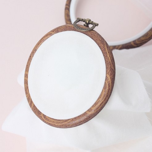 섬세한 손길로 완성하는 아름다운 자수, 엔틱 고무 자수틀