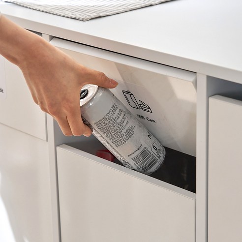 좁은 공간을 효율적으로! 인테리어까지 살리는 슬림 분리수거함