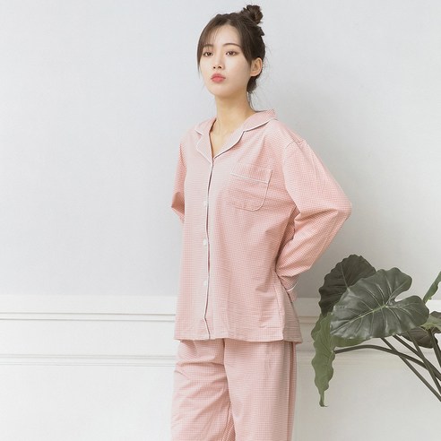 평온한 수면을 위한 편안하고 세련된 안나앤코 잠옷