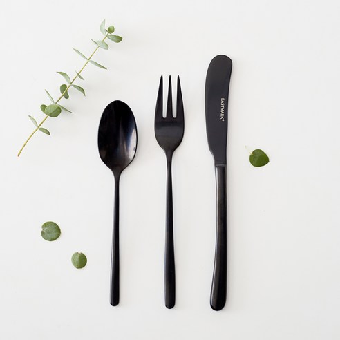 우아함과 실용성의 완벽한 조화: 이스트마크 빈티지블랙 디저트 커트러리 세트