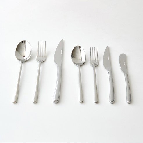 식탁의 세련된 편의성을 위한 이스트마크 커트러리 디너스푼