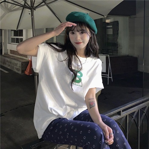 女 時尚 服裝 上衣 短袖 t卹 成年女人 成年女人 女士 女人 涼爽 夏天 夏天 夏天 夏天 夏天 夏天 涼爽的夏天 仲夏 夏天 夏天 炎熱的夏天炎熱的夏季 炎熱的夏季 夏 夫人 夫人 冷靜 冷靜 女裝 服裝 短袖T卹