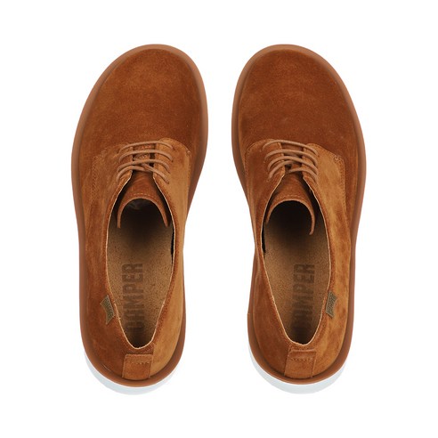 시간을 초월하는 스타일과 편안함의 조화, 캠퍼 웨건 스니커즈