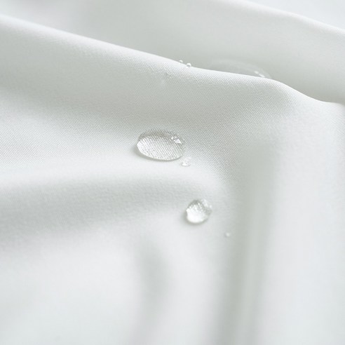 아름다운 디자인과 기능성을 갖춘 커튼