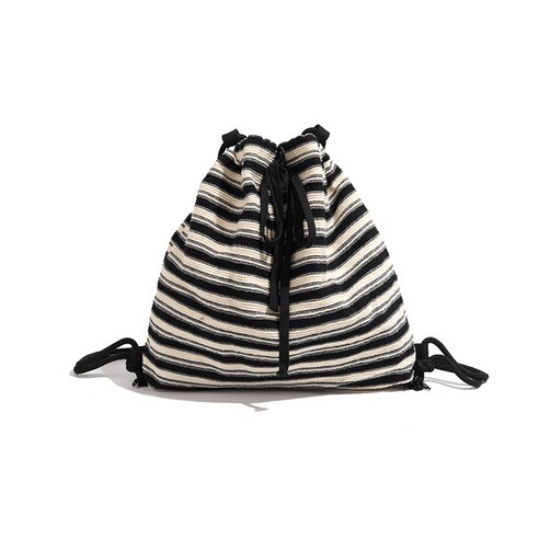 세련된 디자인과 실용성을 겸비한 가성비 백팩