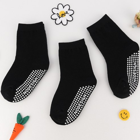 안전한 첫 걸음마, 노디자인 미끄럼 방지 양말과 함께!