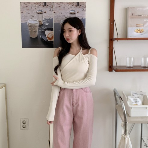 T 卹 圓形 T 卹 女 T 卹 日常造型 日常協調 日常 休閒 露肩 背帶 長袖 T 卹