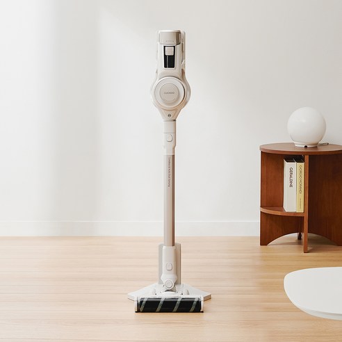 집안의 먼지와 쓰레기를 철저히 제거하는 강력한 흡입력과 다양한 기능을 갖춘 쿠쿠 인스퓨어 파워클론 무선청소기