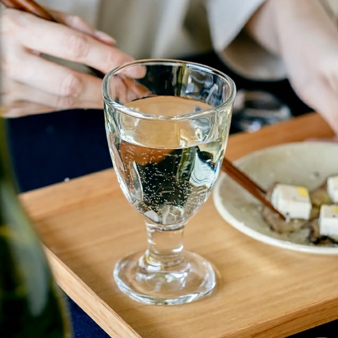 섬세한 아름다움이 깃든, 아데리아 테비네리 고블렛으로 일상을 특별하게