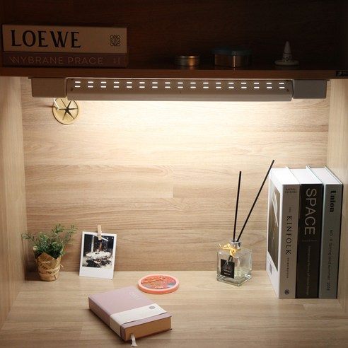 편안한 조명을 위한 책상 위 LED 스탠드
