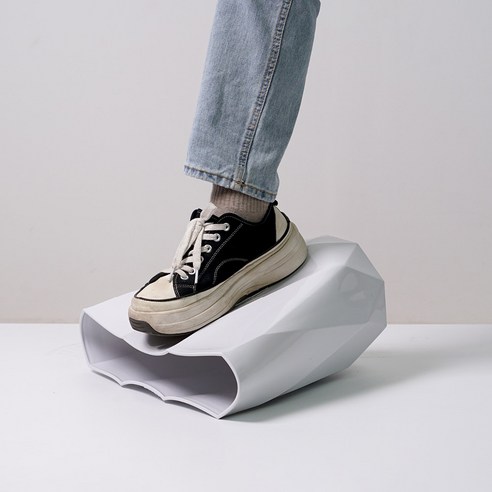 삭막한 공간에 생기를 불어넣는 팔각 화분으로 나만의 플랜테리어를 완성하세요.