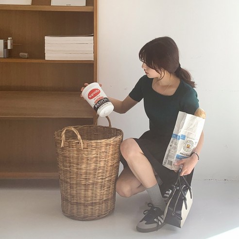 女 時尚 服裝 上衣 圓領 針織 毛衣 成年女性 成年女性 女裝