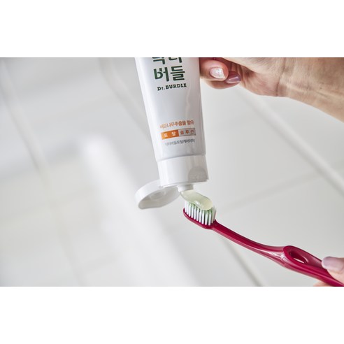 닥터버들 토탈케어 치약과 이중미세모 칫솔로 완벽한 구강 관리를 경험하세요.