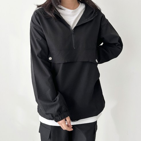 女  時尚  服裝  訓練衣服  頂部和底部  組  成年女性  成年女性  婦女  女人