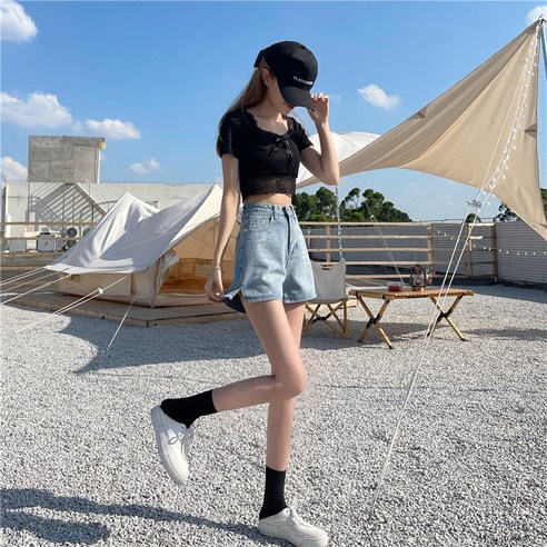 女  時尚  服裝  下裝  短褲  成年女性  成年女性  婦女  女人  淑女