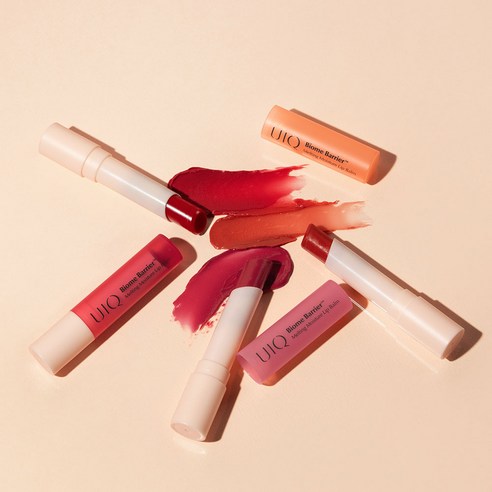 입술에 필요한 영양과 수분을 채워주는 립밤