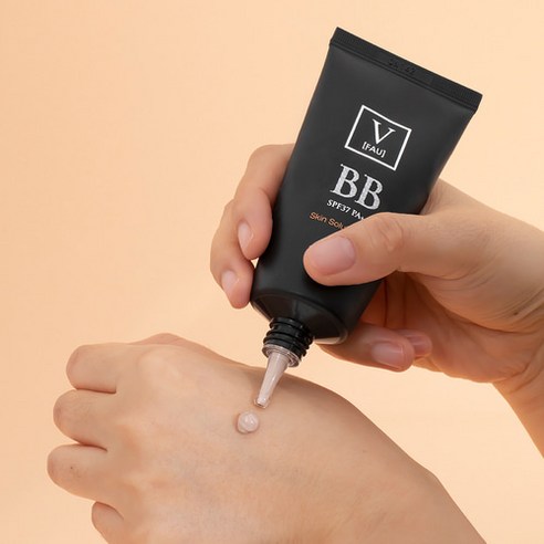 V FAU Skin Solution BB Cream SPF37 / PA++ ~ 30ml ~ EXP 2026