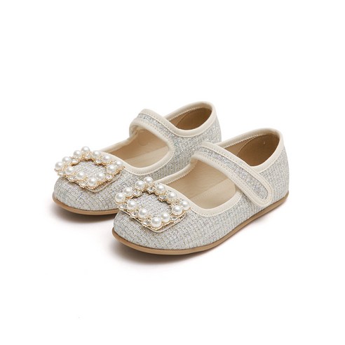 아이의 발 건강과 스타일을 책임지는 섬세한 베이비 슈즈