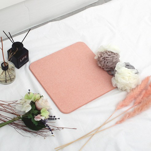 뽀송한 발, 산뜻한 욕실, 핑크빛 행복