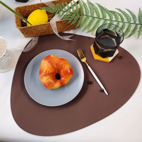 자갈 투톤 가죽 플레이스매트, 커피, 38cm