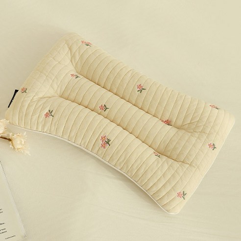 아솜느 순면 100수 아기 자수 베개는 아기의 편안한 수면을 도와주는 제품입니다.