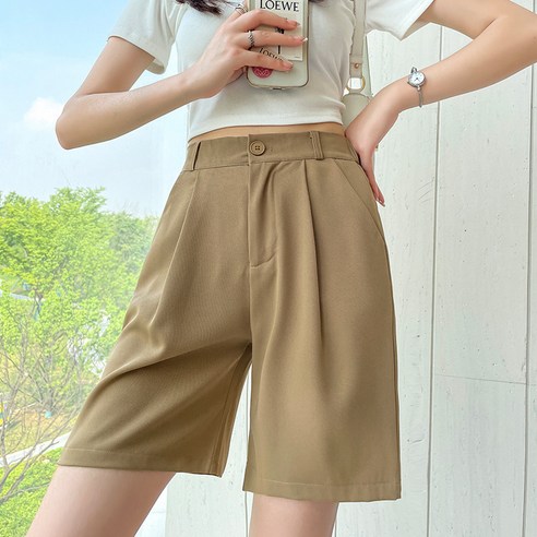 女  時尚  服裝  下裝  短褲  成年女性  成年女性  婦女  女人  淑女