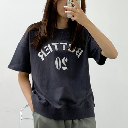 여성용 버터 프린트 맨투맨 티셔츠 MG7TSS372