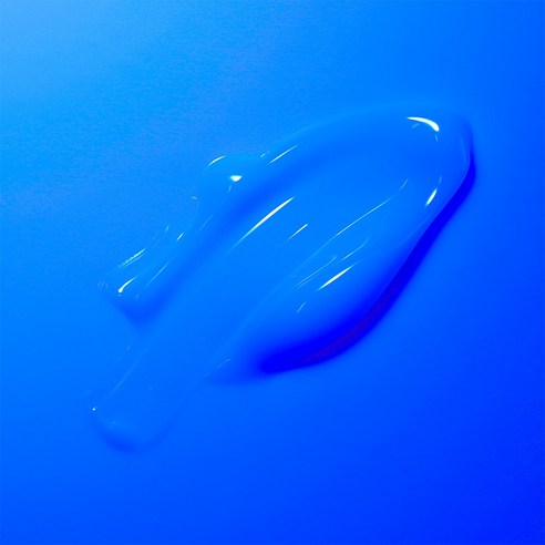 아줄렌의 푸른 마법, 지친 피부에 청량한 휴식을 선사하다