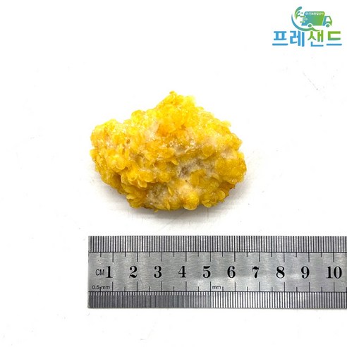 맛있는 앙트레를 위한 순살 치킨과 바삭바삭한 껍질의 후레이크 치킨 가라아게