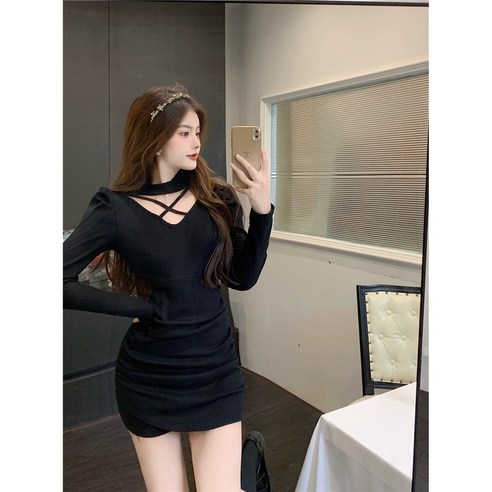 홀터넥 원피스 소심기 교차 펀칭 주름 랩스커트 여 봄 슬림 긴팔 블랙 스커트