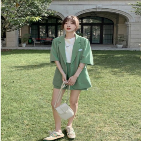 클릭 캐시 여성 반팔 정장 세트