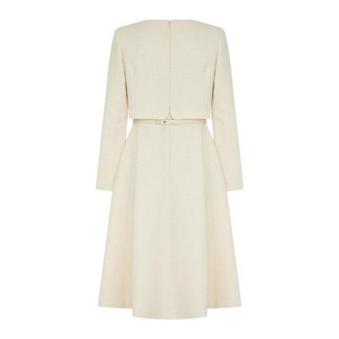 고급스러운 진주 디테일과 트위드 소재의 세련된 원피스