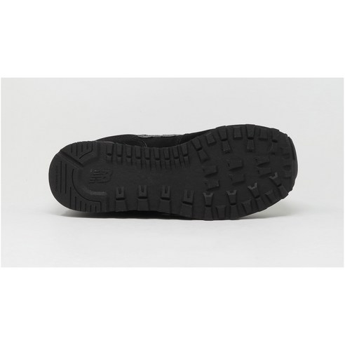 편안함, 스타일, 다목적성이 완벽하게 조화된 뉴발란스 트리플블랙 올검