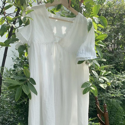 순백의 꿈결, 피어 여성 순면 원피스 파자마로 여름밤을 더욱 특별하게.