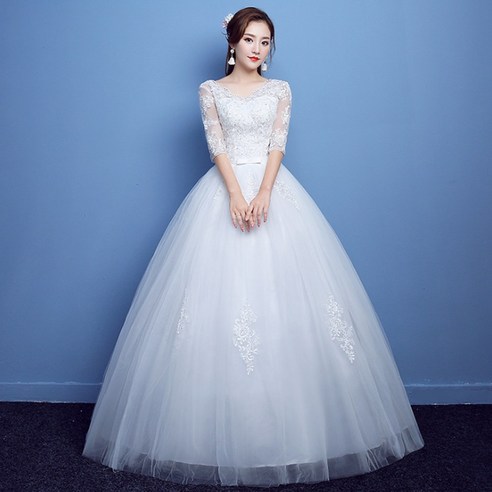 [웨딩나우ㅣ강추] 레이스 자수와 벨라인의 만남: 웨딩룩을 위한 고급스러운 드레스 [WeddingNOWㅣ인기상품]