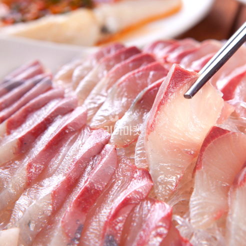 자연산 겨울 제철 활대방어, 고품질 손질 필렛과 초장세트 제공