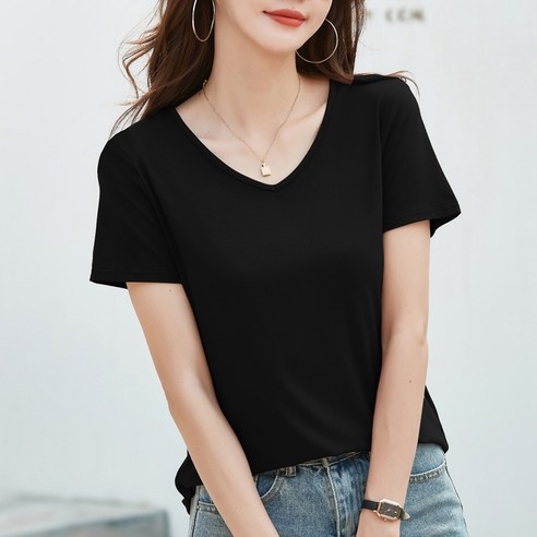 여름철 필수품, 기본 핏과 브이넥 디자인, 합리적인 가격