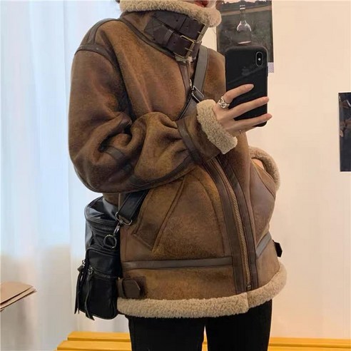 따뜻하고 세련된 겨울철 필수품, 여성 겨울 무스탕 양면 가죽자켓