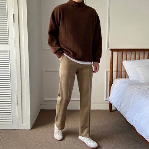 겨울을 따뜻하게 지낼 수 있는 기모 반폴라 니트 맨투맨