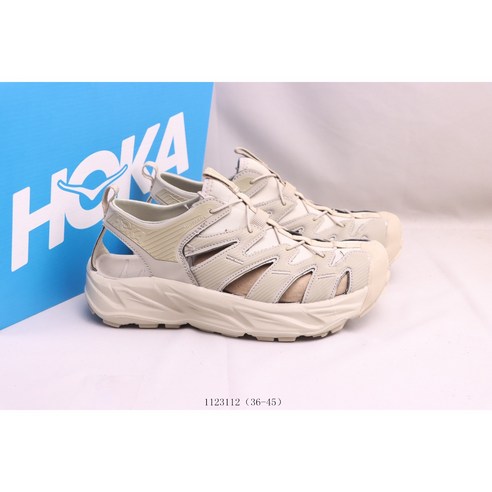 HOKA Hopara 신발은 하이킹과 등산같은 야외 활동에 적합한 강 추적 신발입니다.