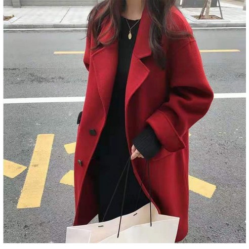Mao레드 모직 코트 여성 겨울 새로운 한국어 스타일 느슨한 중간 길이 overknee 두꺼운 햅번 바람 코트