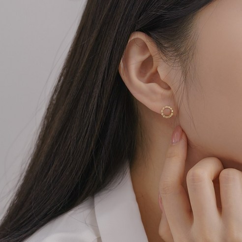 14K耳環 30多歲女人 40多歲女人 50多歲女人 日常款 復古 四季 適合送禮 時尚時尚 時尚 辦公室坐標 外國人最喜歡的禮物 雋永 日常時尚 休閒耳環  休閒風格  時尚造型  點耳環  只有一個  女性  時尚  珠寶  黃金  耳環