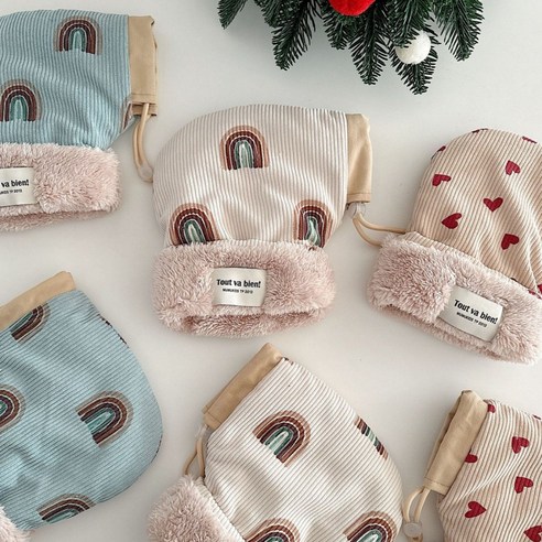 사랑스러운 핑크빛으로 겨울 추위에도 끄떡없는 아동용 방한 벙어리장갑