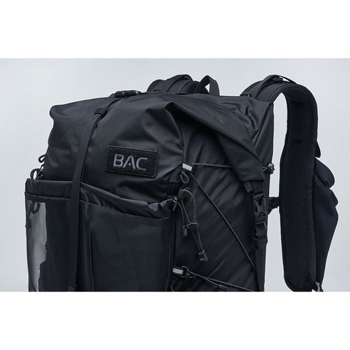 트레킹, 하이킹, 백패킹 모험을 위한 완벽한 다기능성, 편리함, 내구성을 갖춘 블랙야크 트래커30 등산배낭