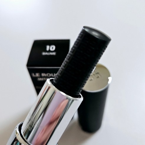 칙칙한 입술, 이제 안녕! 생기 넘치는 립 메이크업의 비밀 지방시립밤