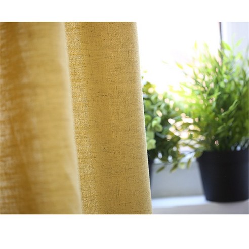 햇살을 가리고 아늑함을 더하는 로만셰이드 암막 커튼